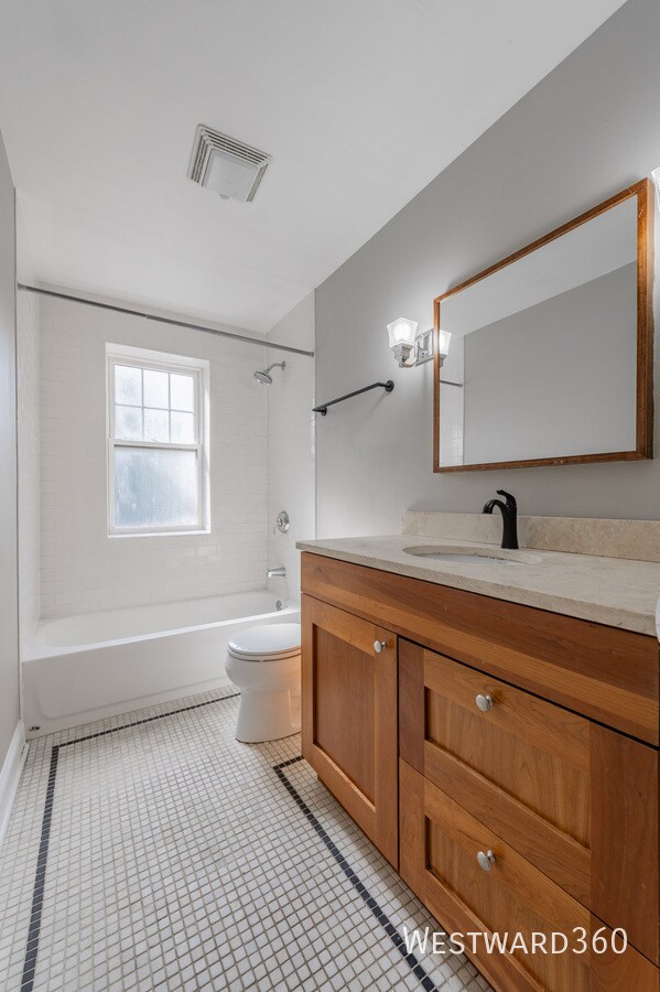 Building Photo - 4420 N Ashland Ave