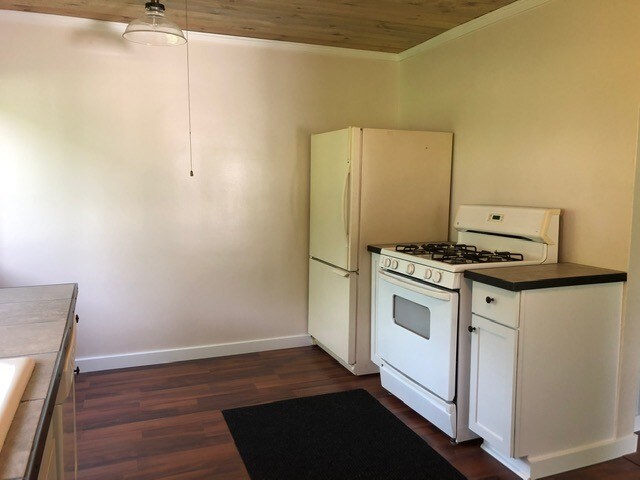 Building Photo - 662 Lamberton St NE