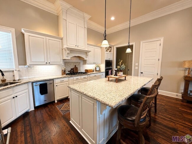 Building Photo - 41035 Talonwood Dr