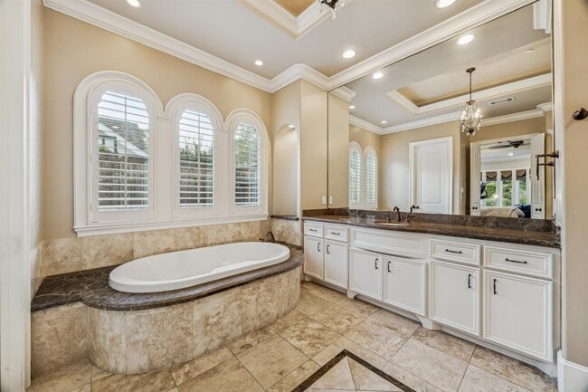 Building Photo - 170 Plantation Rd