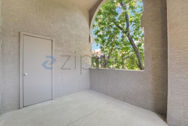 Building Photo - 9600 N 96th St