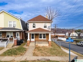 Building Photo - 2001 Ferry St