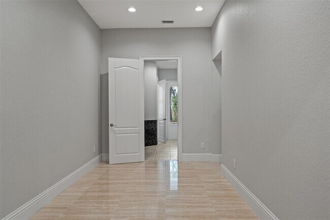 Building Photo - 17062 Comunidad de Avila