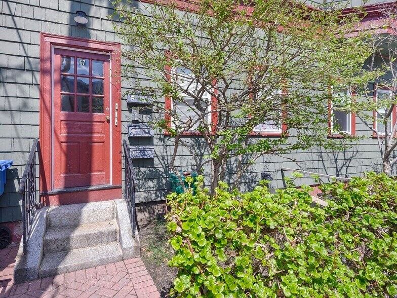 Building Photo - 67 Ellery St