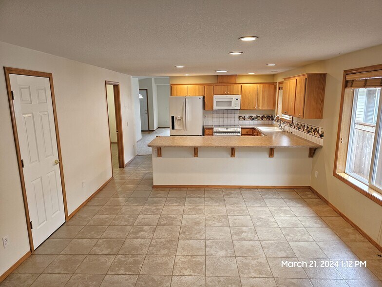 Building Photo - 21138 SW Houston Dr