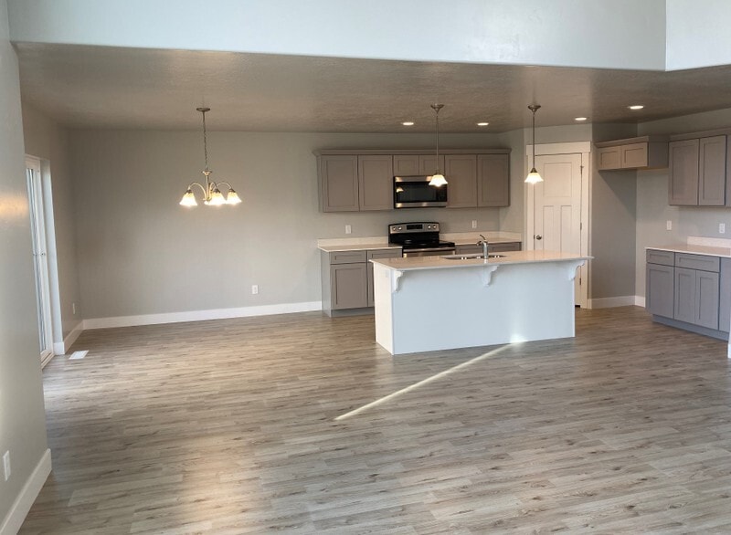 Building Photo - 1758 W Stone Gate Dr