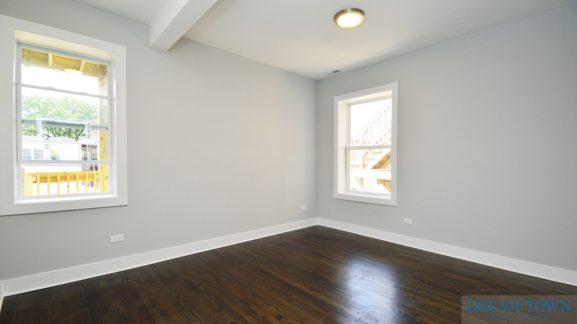 Building Photo - 4906 N Rockwell St