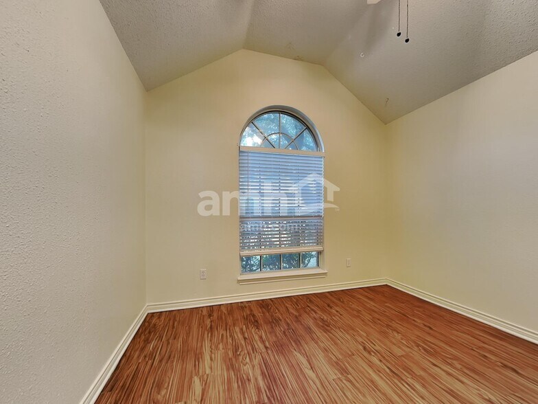 Building Photo - 7124 Holden Dr
