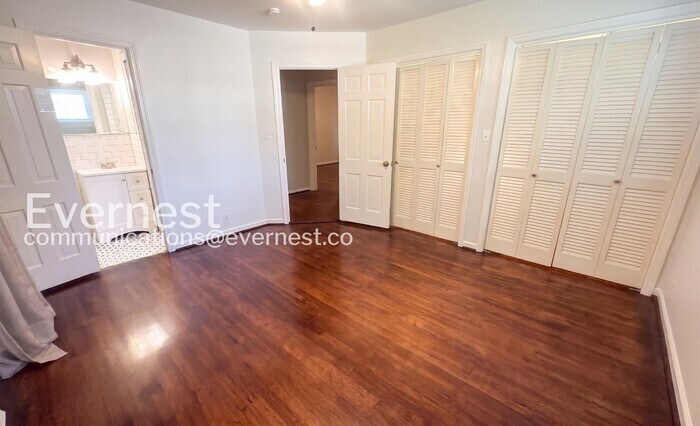 Building Photo - 4829 Clairmont Ave