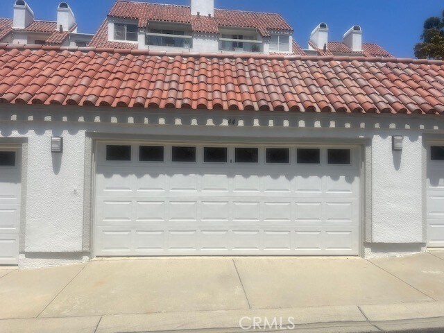 Building Photo - 44 Terra Vista