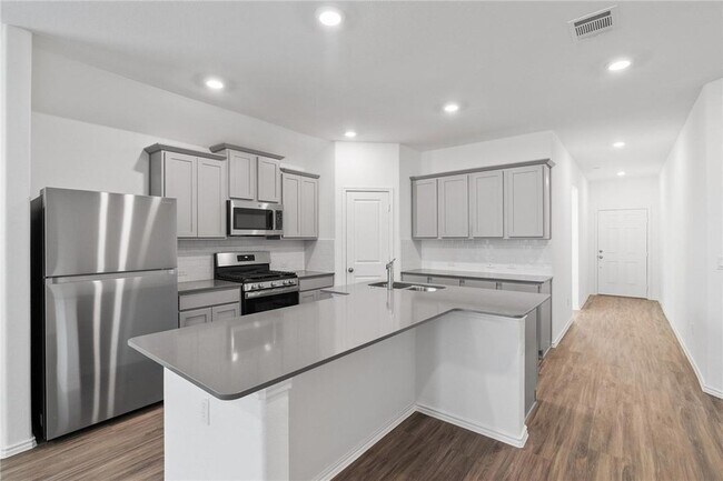 Building Photo - 245 Salt Springs Rd