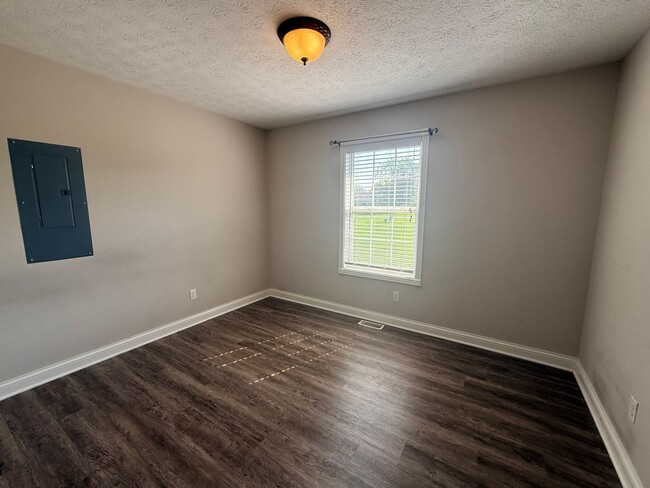 Building Photo - 149 Brock Ln