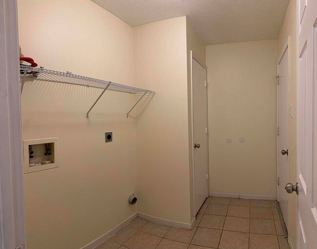 Building Photo - 18403 Willow Moss Dr