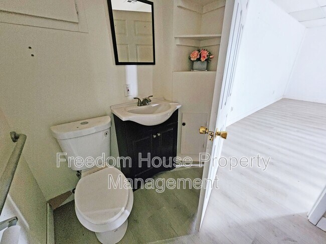 Building Photo - 191 S Frontage Rd