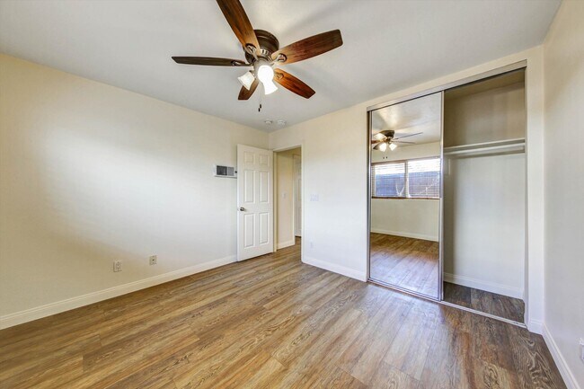 Building Photo - 792 Avocado Ave
