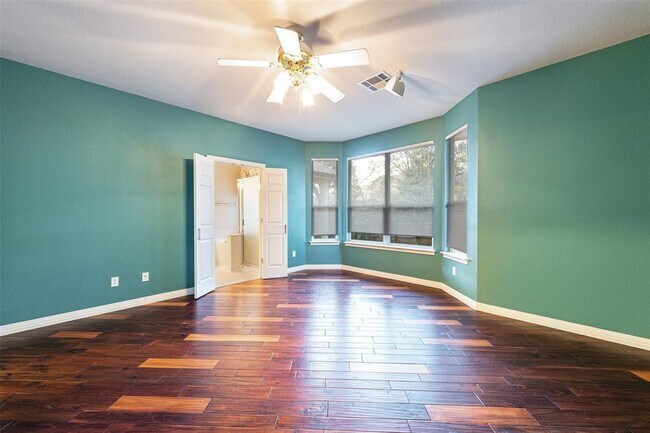 Building Photo - 14946 Doria Dr