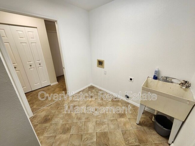 Building Photo - 9321 Noblewood St