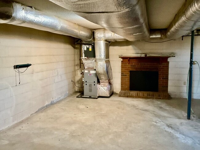 Building Photo - Brick Ranch Style home with 3 Bedrooms, 2.5 Baths, Full Unfinished Basement In Iron Station NC