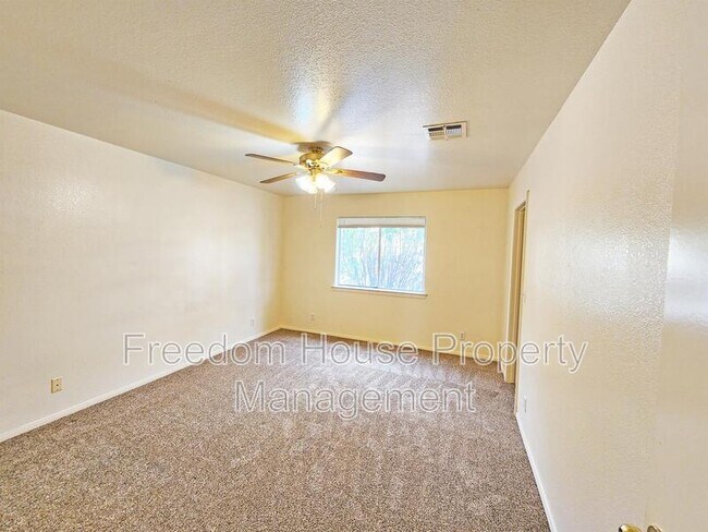 Building Photo - 561 Bourbon St