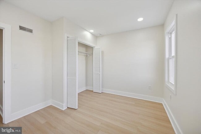 Building Photo - 53 E Sharpnack St