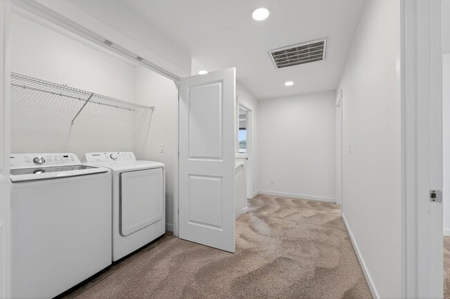 Building Photo - 2595 S Ginger St