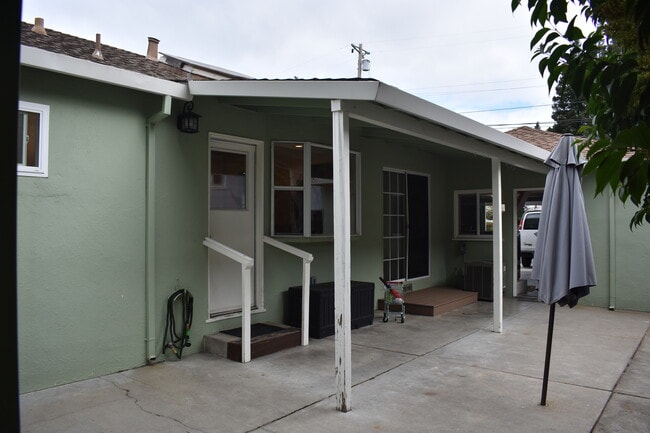Building Photo - 102 Bonita Ave