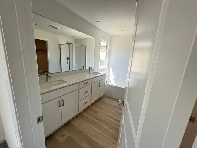 Building Photo - 21469 Thomas Ct