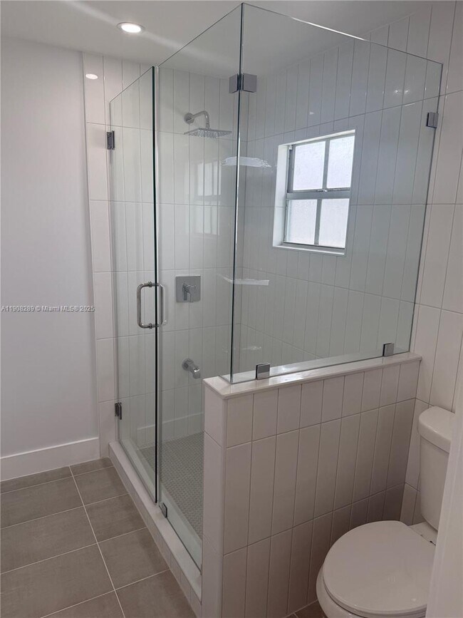 Building Photo - 8242 SW 43rd Terrace