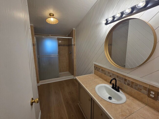 Building Photo - 32721 10th Ave