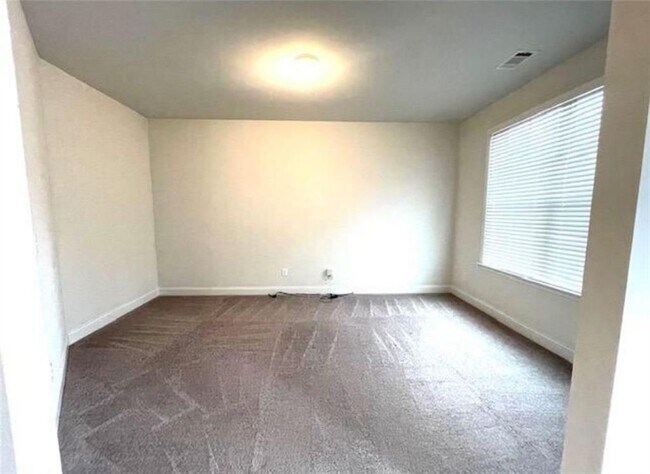 Building Photo - 181 Charolais Dr