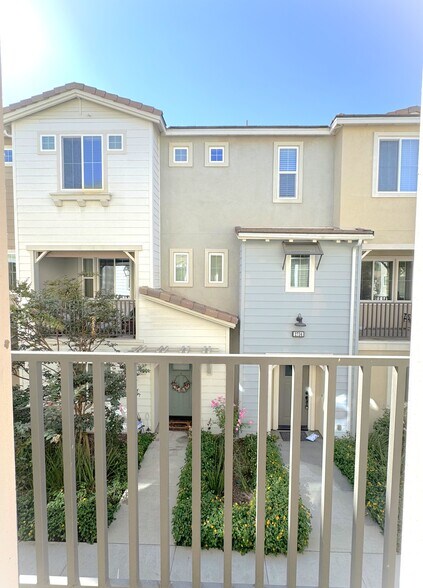 Balcony 2 - 2729 Sunrise Way