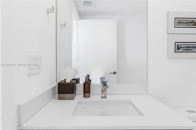 Building Photo - 1300 S Miami Ave