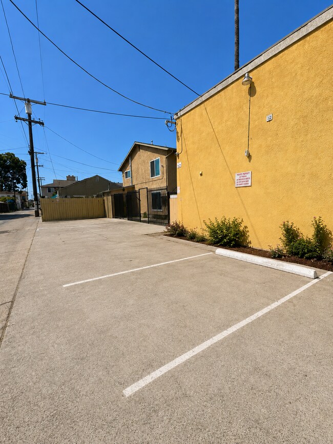 Building Photo - 4267 44th St