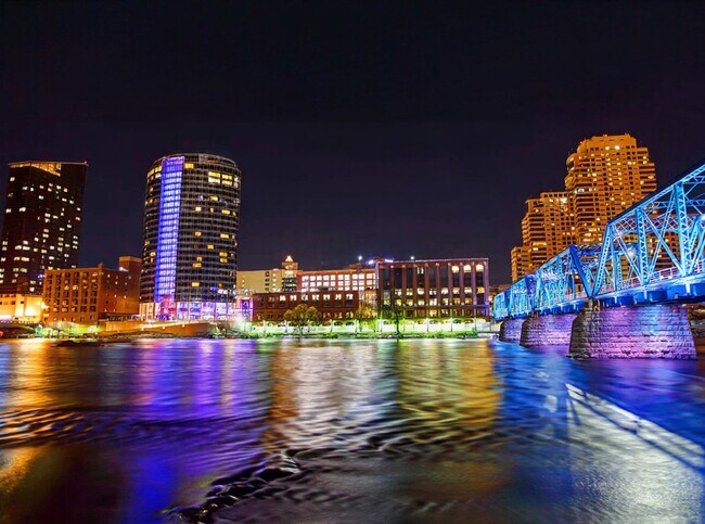 Building Photo - 5840 Fox Grape Ave