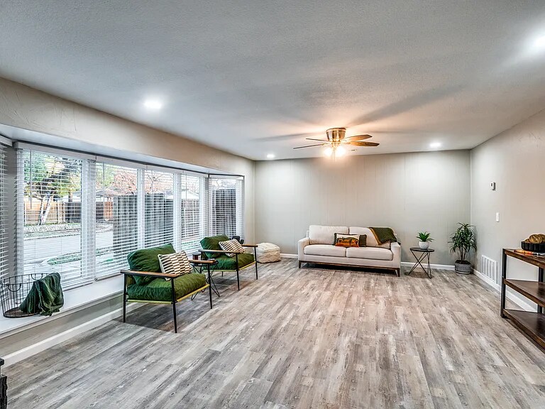 Building Photo - 2976 Sundial Dr