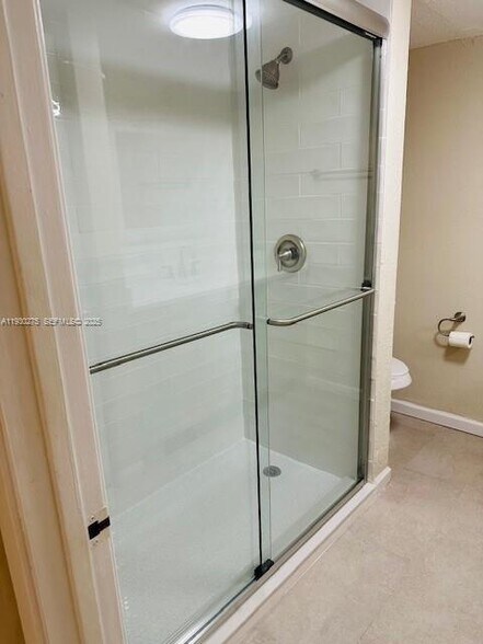 Building Photo - 163 Brackenwood Rd