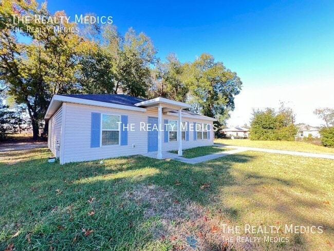 Building Photo - 6 Juniper Way