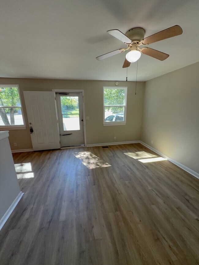 Building Photo - 3351 White Pine Dr