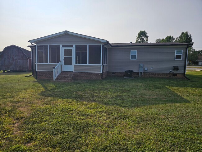 Building Photo - 737 Long Branch Rd