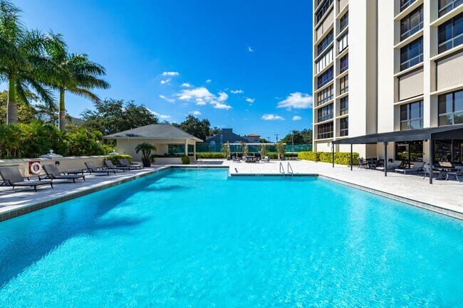 Building Photo - 3301 Bayshore Blvd