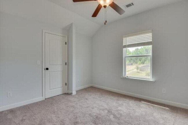 Building Photo - 171 Radcliff Dr