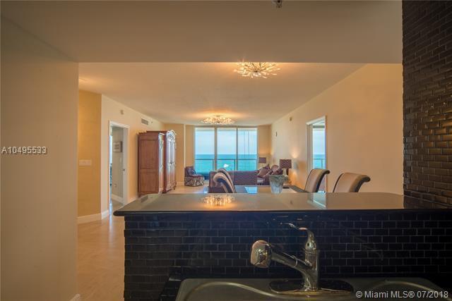 Building Photo - 16699 Collins Ave