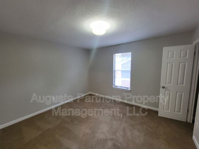 Building Photo - 151 Chalet North CT