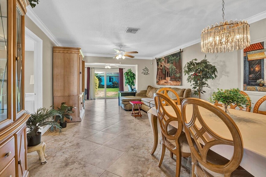 Building Photo - 6722 Moonlit Dr