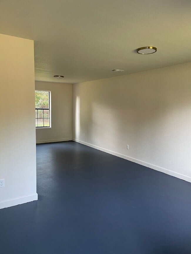 Building Photo - "Charming 3-Bed Home in Jonesboro with Granite Countertops & 2 Full Baths!"