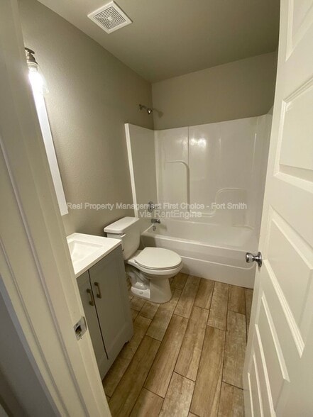 Building Photo - 1608 S P St