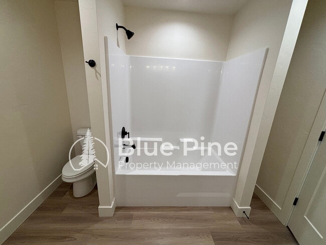 Building Photo - 2398 Caliber Pl