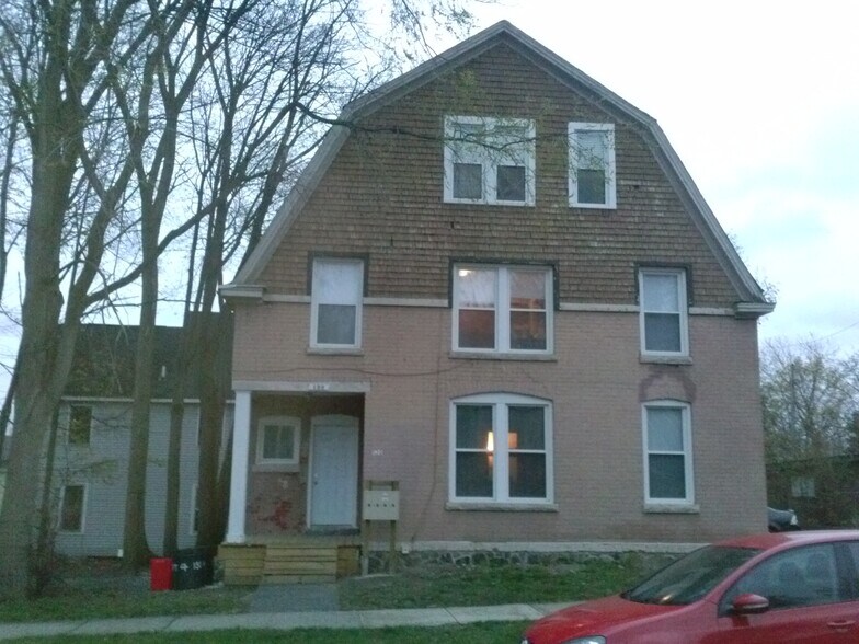 Building Photo - 130 College Pl
