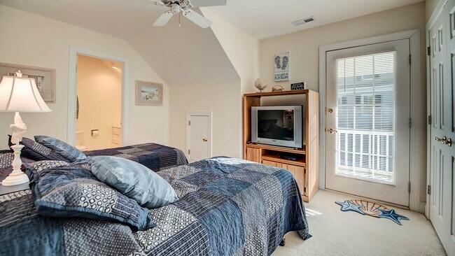 Building Photo - 203 Whiting Ln