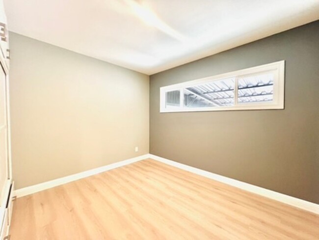 Building Photo - Stunningly Renovated 3-Bedroom, 2-Bathroom...